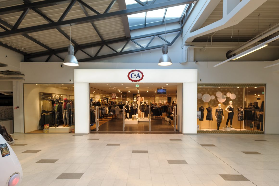 Shopping centar Karaburma – Unutrašnjost
