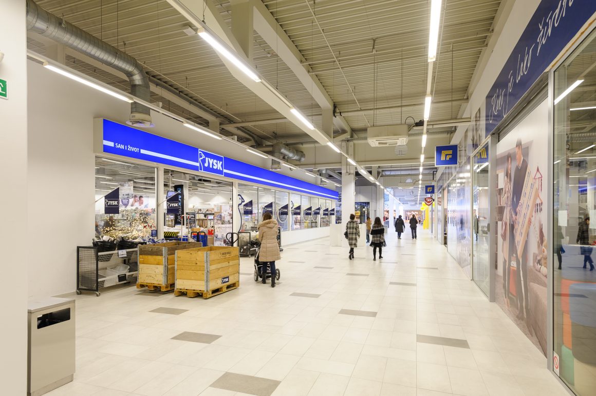 Shopping centar Karaburma – Unutrašnjost