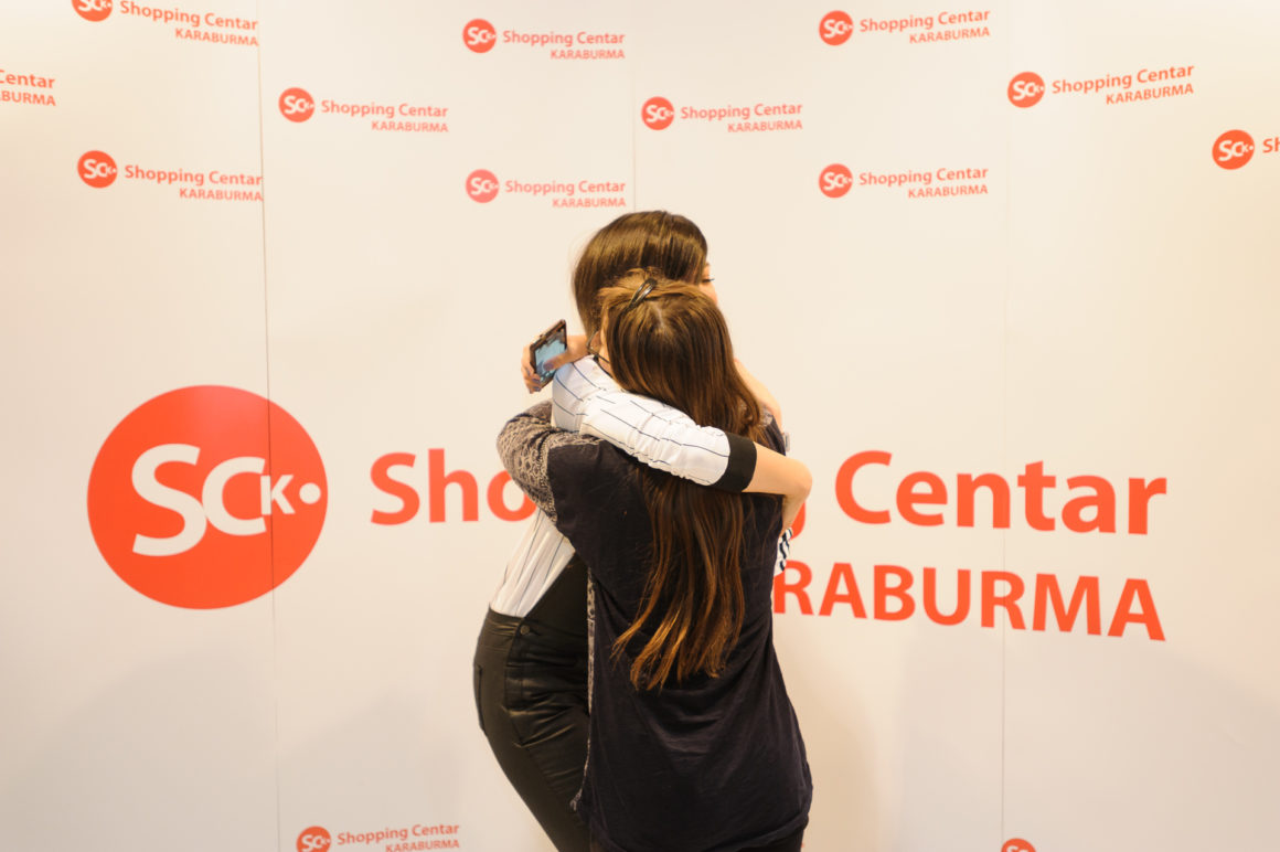SARA JOVANOVIĆ U SHOPPING CENTRU KARABURMA