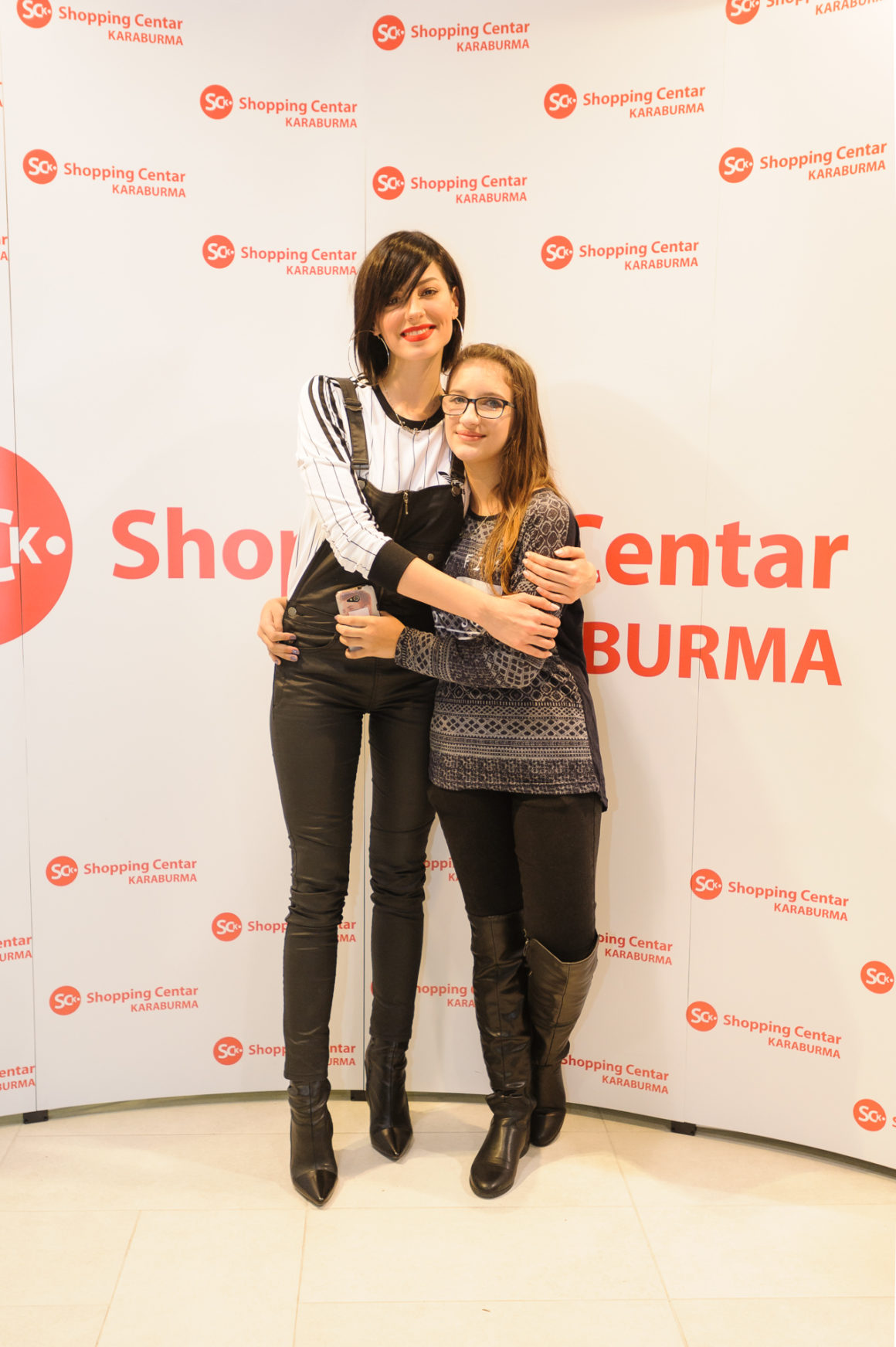 SARA JOVANOVIĆ U SHOPPING CENTRU KARABURMA