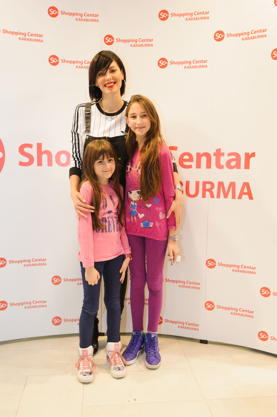 SARA JOVANOVIĆ U SHOPPING CENTRU KARABURMA