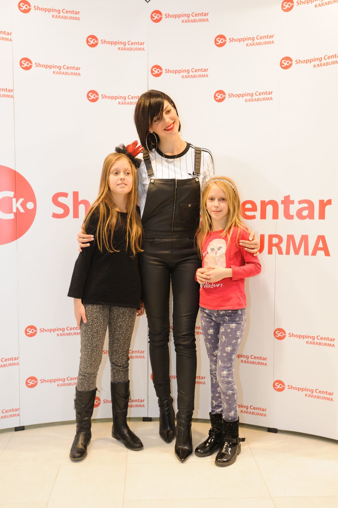 SARA JOVANOVIĆ U SHOPPING CENTRU KARABURMA