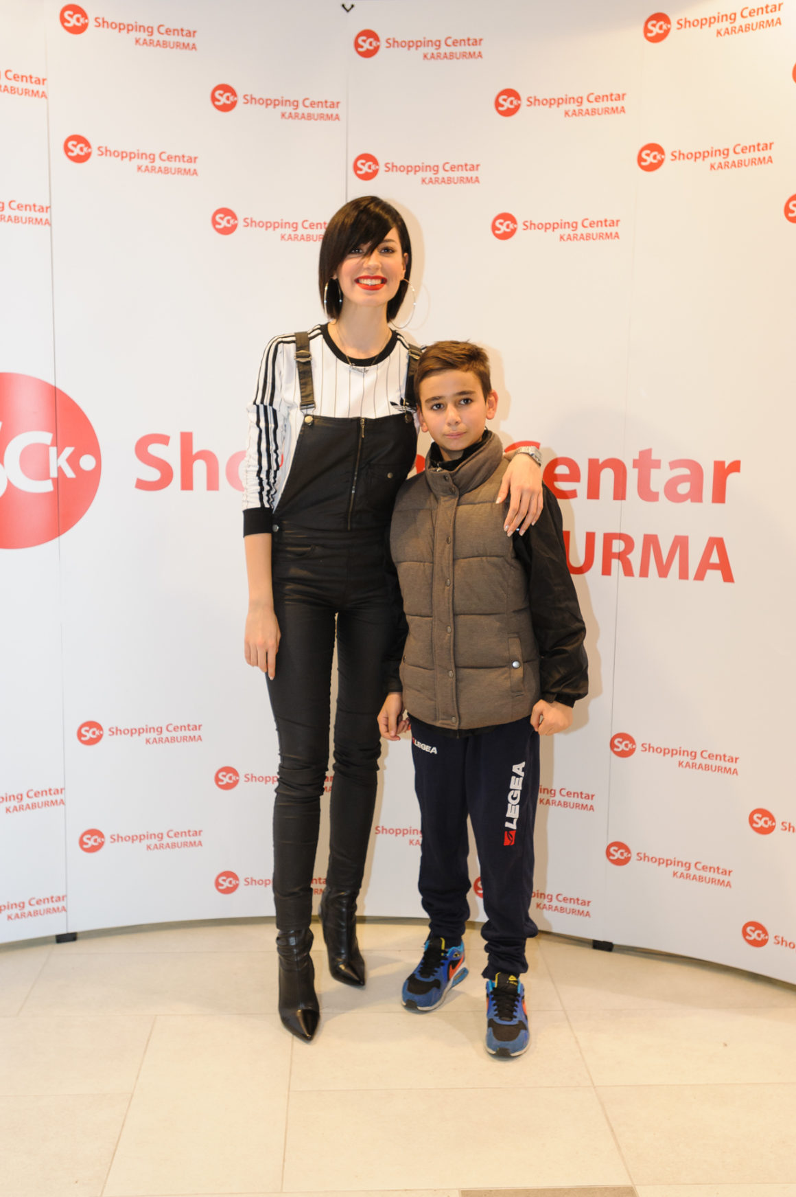 SARA JOVANOVIĆ U SHOPPING CENTRU KARABURMA