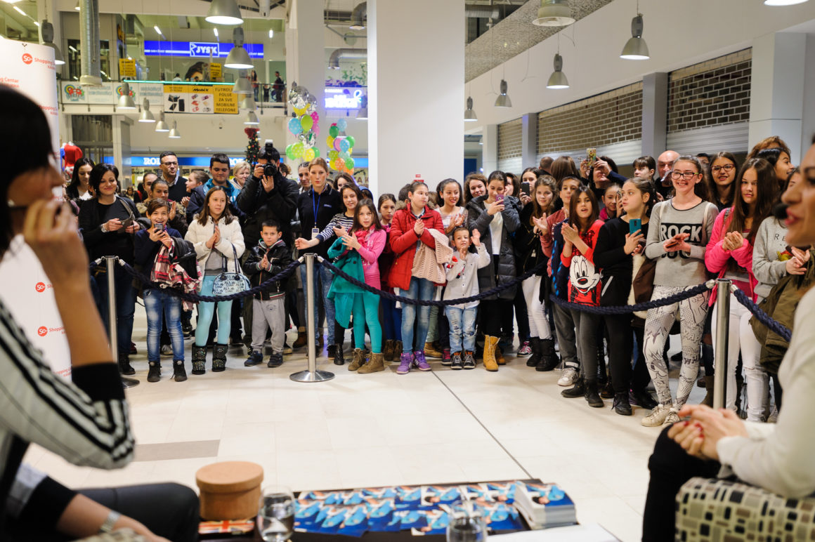 SARA JOVANOVIĆ U SHOPPING CENTRU KARABURMA