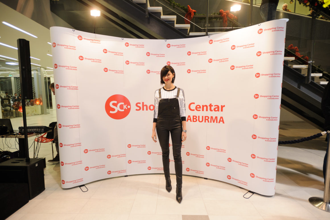 SARA JOVANOVIĆ U SHOPPING CENTRU KARABURMA