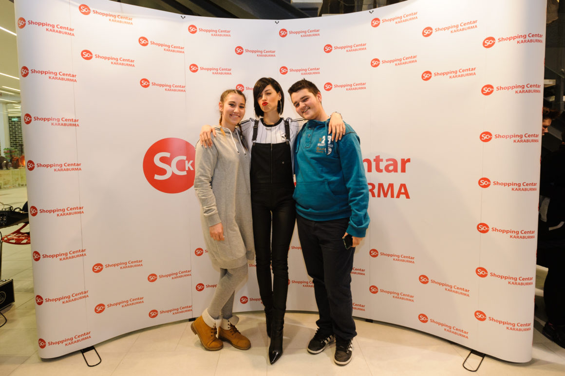 SARA JOVANOVIĆ U SHOPPING CENTRU KARABURMA