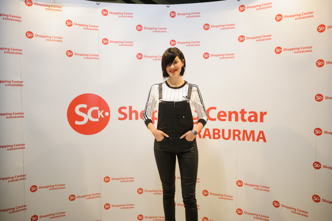 SARA JOVANOVIĆ U SHOPPING CENTRU KARABURMA